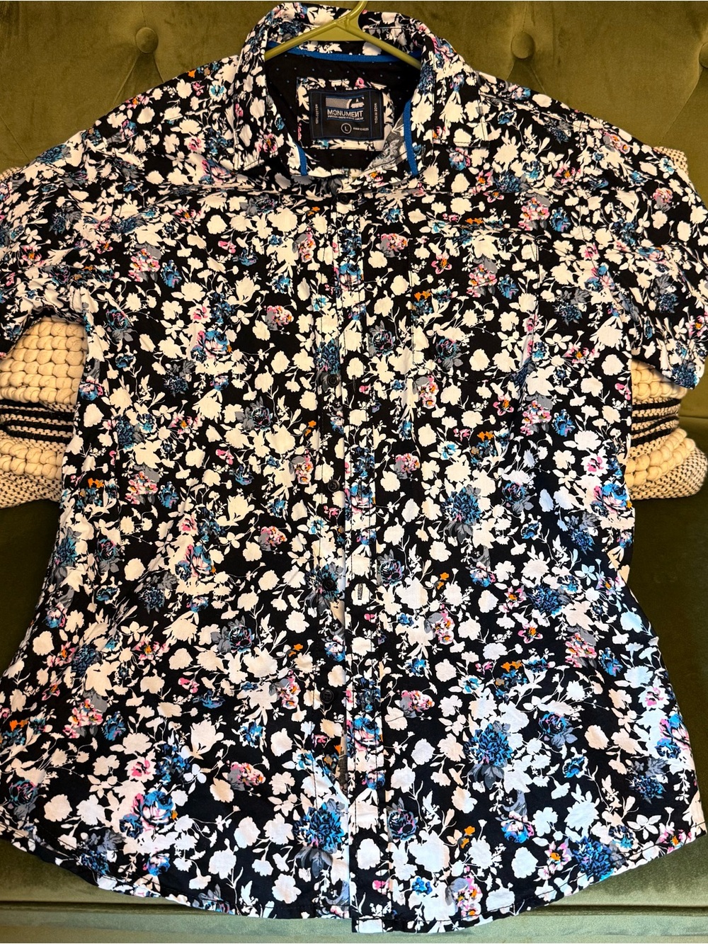 MONUMENT Men's Black Floral Short-Sleeve Button-Down Shirt